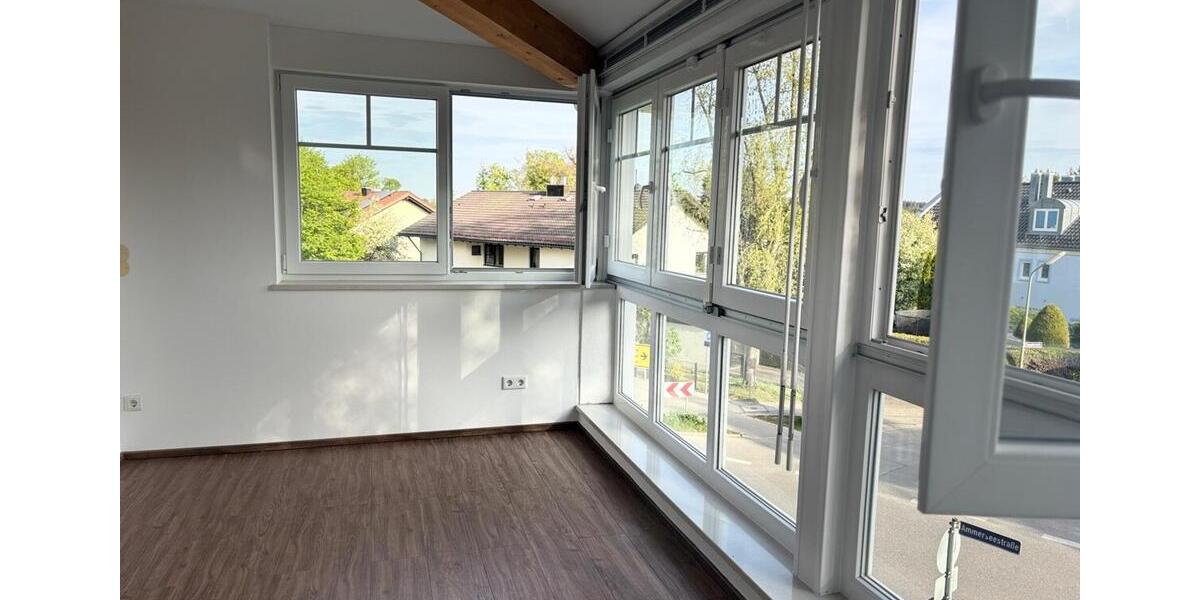 Dachgeschoßwohnung Gauting - 3 Zimmer, 129 m&sup2;, 1.800&euro; | Angebot:26645462