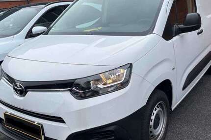 Toyota Proace 33.000 km 12.950 € München 81825