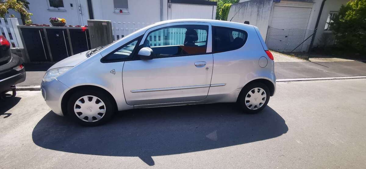 Mitsubishi Colt 141.000 km 1.950 € München 81739