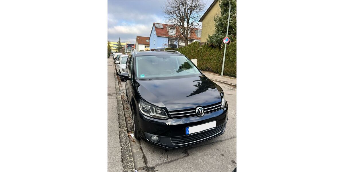 VW Touran 71.000 km 11.000 &euro; München 80993