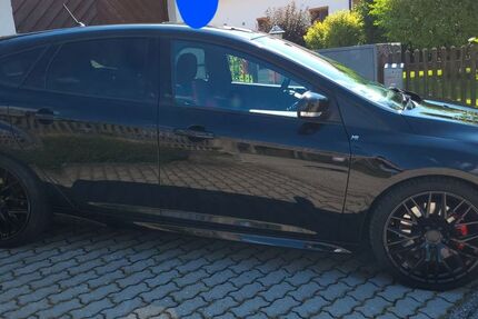 Ford Focus 99.985 km 15.900 € Aying 85653