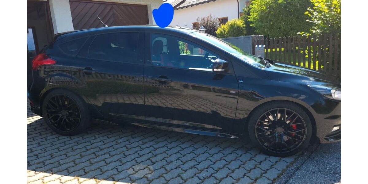 Ford Focus 99.985 km 15.900 &euro; Aying 85653