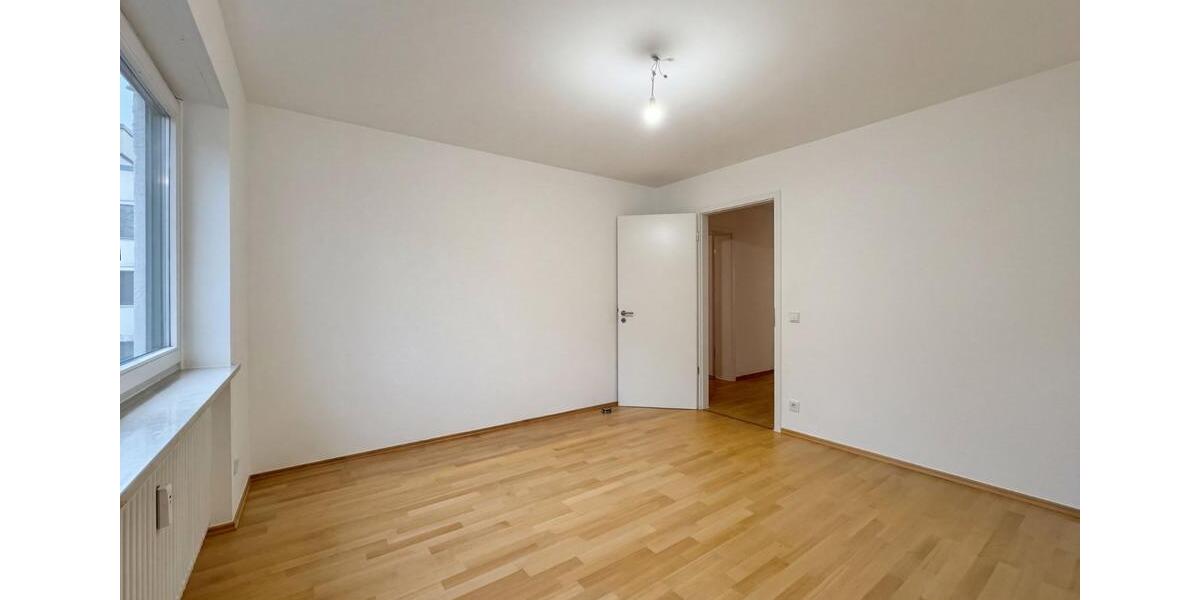 Etagenwohnung Grünwald - 3.5 Zimmer, 95 m&sup2;, 2.180&euro; | Angebot:25257450