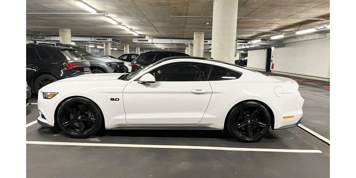 Ford Mustang 50.000 km 36.500 &euro; München 81245