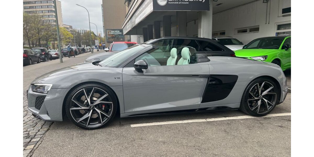 Audi R8 18.000 km 146.000 &euro; München 81541