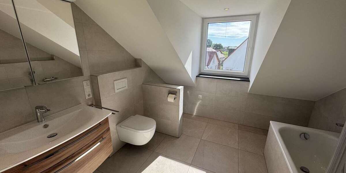 Etagenwohnung Erdweg - 3.5 Zimmer, 93 m&sup2;, 1.690&euro; | Angebot:24363349