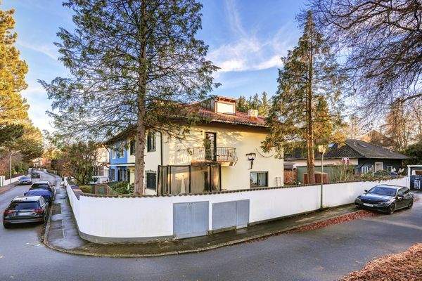 Wunderschöne Doppelhaushälfte mit außergewöhnlichem Platzangebot! 6 zimmer