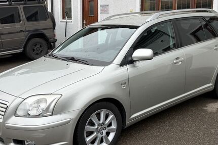 Toyota Avensis 217.000 km 2.190 &euro; München 81479