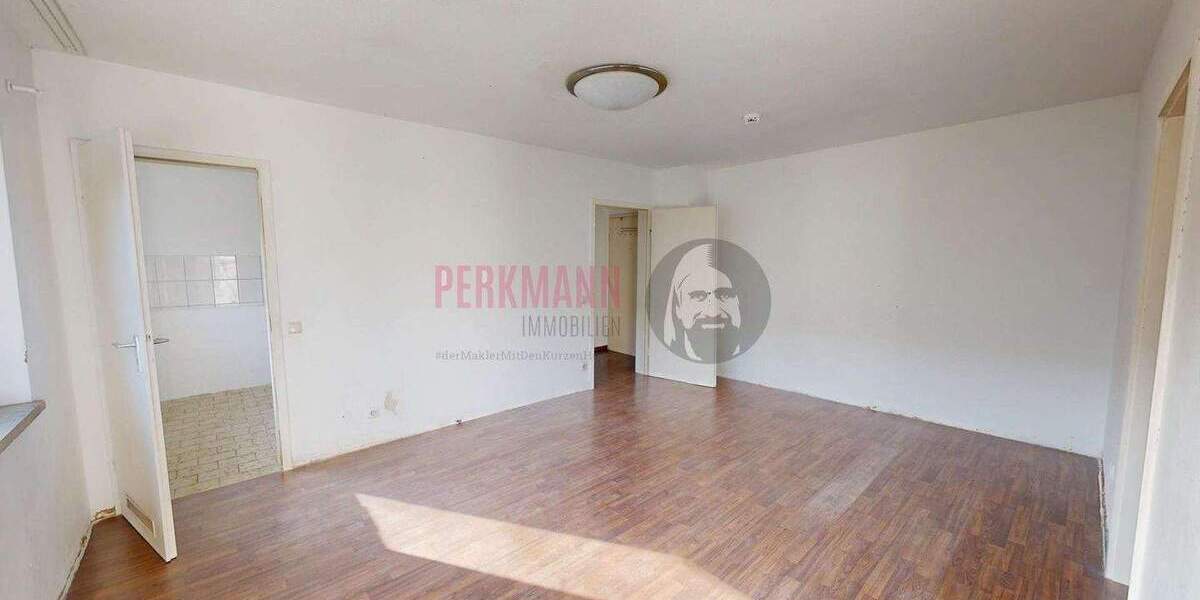 Handwerkertraum 1,5 Zimmer Wohnung mit Balkon und TFG Stellplatz 1 zimmer