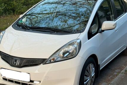 Honda Jazz 108.500 km 6.700 &euro; München 81825
