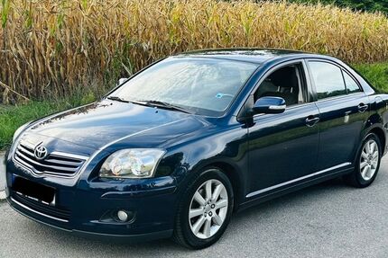 Toyota Avensis 66.365 km 7.350 &euro; München 81379