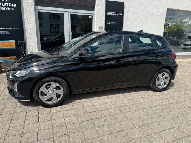 Hyundai i20 5.700 km 16.990 &euro; Straßlach bei München 82064