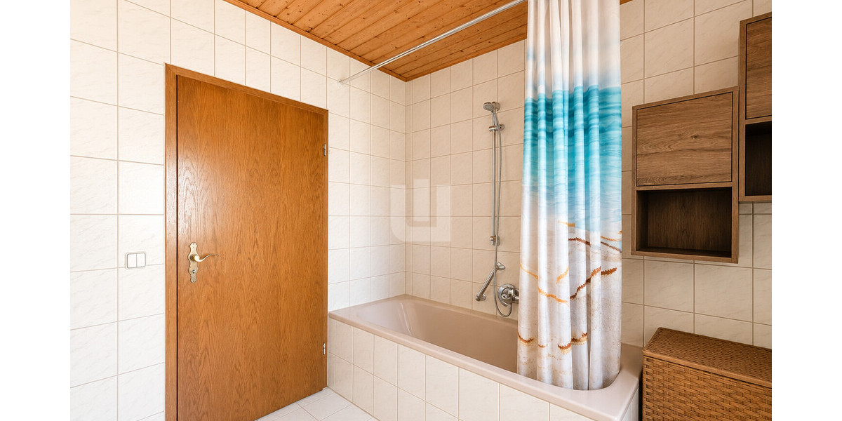 WINDISCH - Großzügige 4-Zimmer-Dachgeschosswohnung mit sonnigen Balkon in WörthseeEtterschlag - Dachgeschoßwohnung Wörthsee / Etterschlag Etterschlag | Angebot:27134606