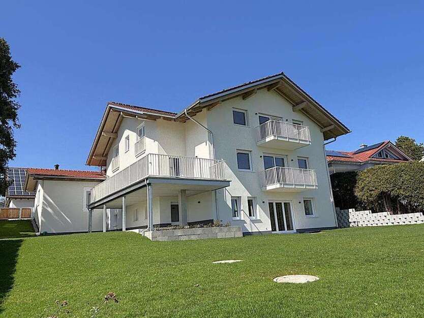 Haus zum Mieten in Berg 5.900 € 310 m²