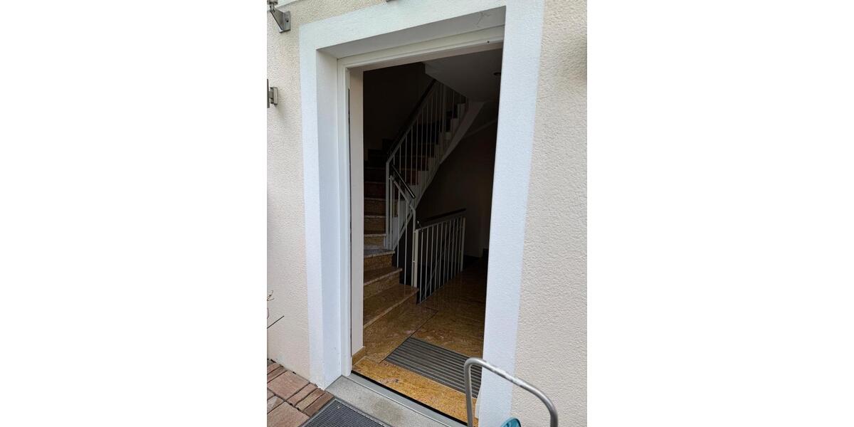 Dachgeschoßwohnung München Allach-Untermenzing - 3 Zimmer, 83 m&sup2;, 2.290&euro; | Angebot:26038538