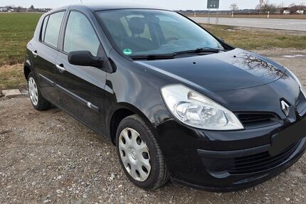 Renault Clio 245.000 km 1.999 &euro; Hohenbrunn 85662