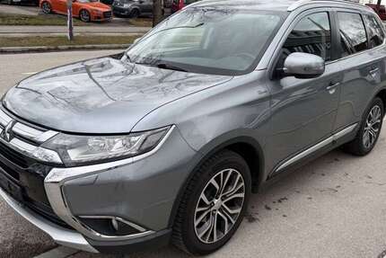 Mitsubishi Outlander 97.000 km 19.990 &euro; München 81825