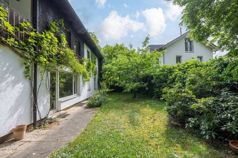 AIGNER - Ihr Rückzugsort im Grünen: Freistehendes Haus auf traumhaftem 834 m² Grundstück