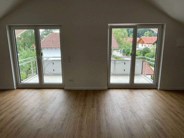 Etagenwohnung Holzkirchen - 3 Zimmer, 87 m&sup2;, 1.539&euro; | Angebot:25780504