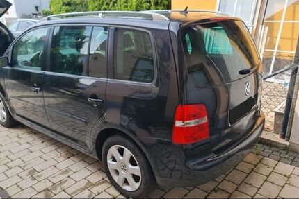 VW Touran 129.000 km 6.400 &euro; Ismaning 85737