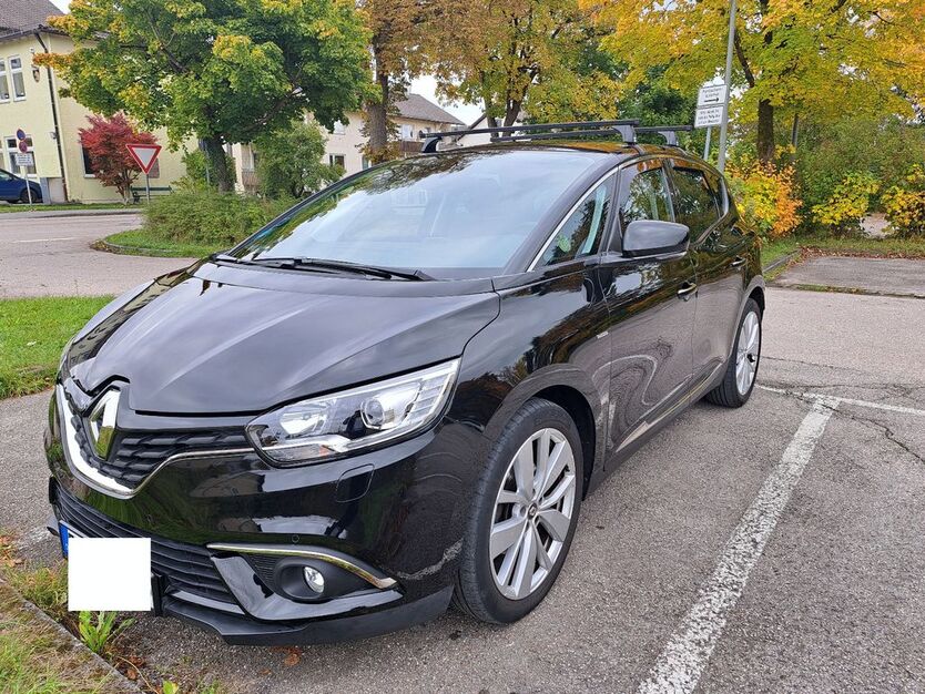 Renault Scenic 101.000 km 14.440 € München 81825