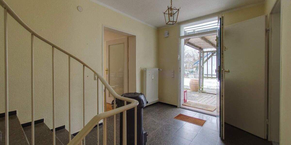 Provisionsfrei - Doppelhaushälfte mit traumhaftem Garten in absolut ruhiger Lage in Großhadern 3 zimmer