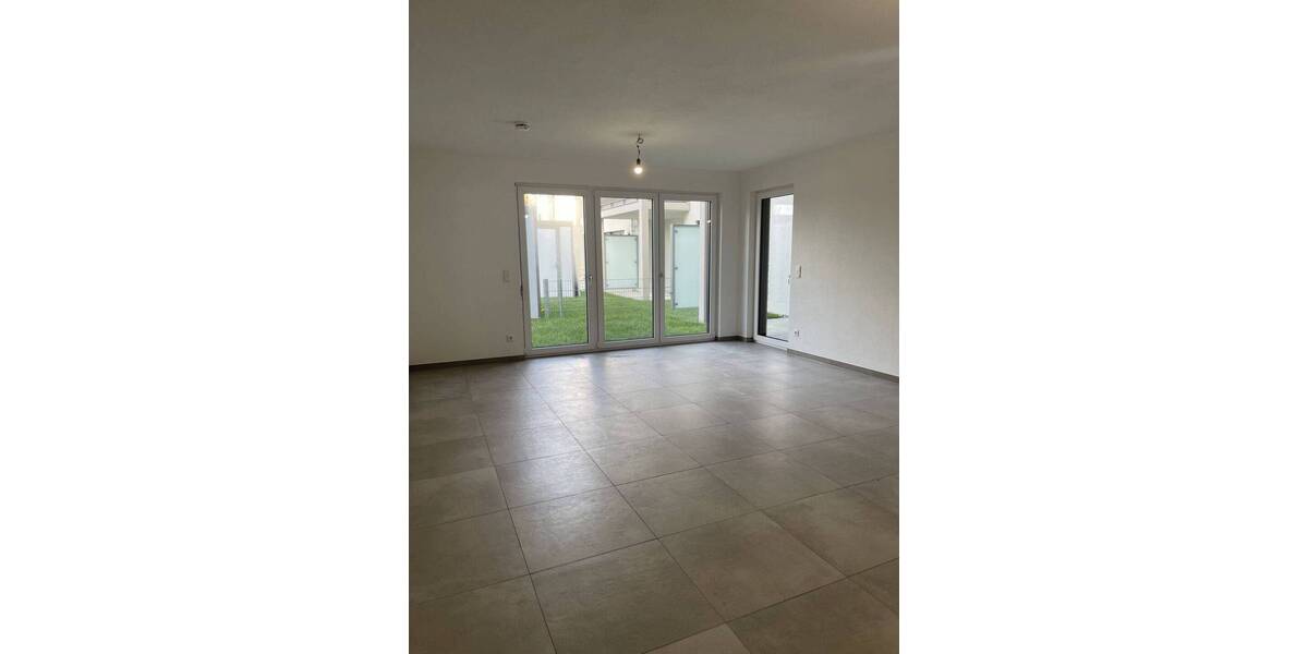 Etagenwohnung Dachau - 3 Zimmer, 94 m&sup2;, 2.125&euro; | Angebot:26488836