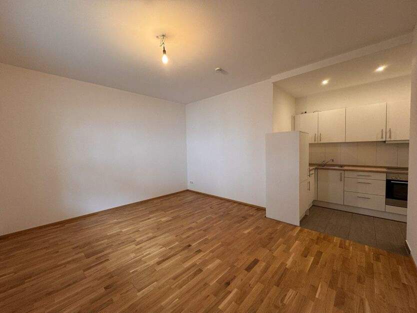 Geräumige 2-Zimmer-Wohnung mit EBK in S-Bahn-Nähe Heimstetten 2 zimmer