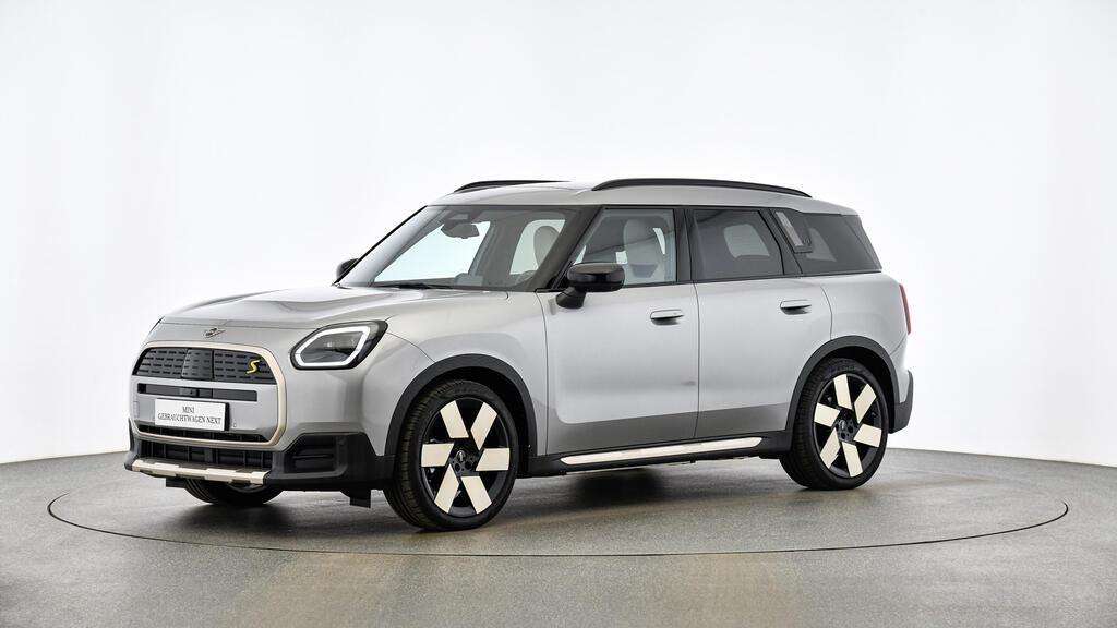 Mini Countryman SE All4 8.665 km 43.857 &euro; München 80788