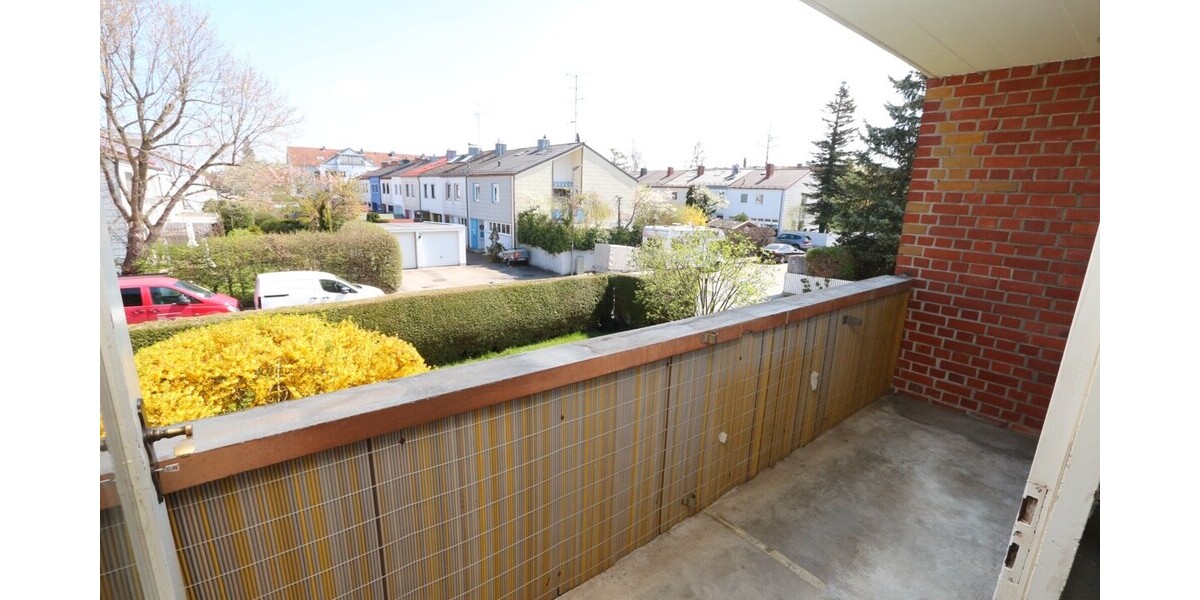* im Dornröschenschlaf * 2-Zimmer-Wohnung * 2 sonnige Balkone * 1 Stellplatz * renovierungsbedürftig - Etagenwohnung Germering | Angebot:26287723