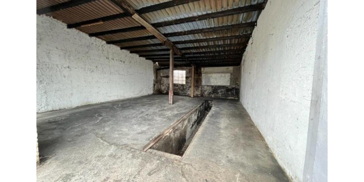 Gewerbliches Grundstück 1.138 m² | umzäunt | Halle & Hoffläche zimmer