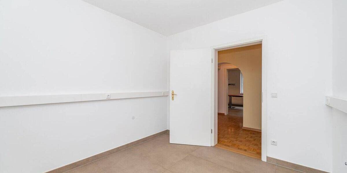 Mehrfamilienhaus, Wohnhaus München Trudering-Riem - 6 Zimmer, 223 m&sup2;, 898.000&euro; | Angebot:25666556