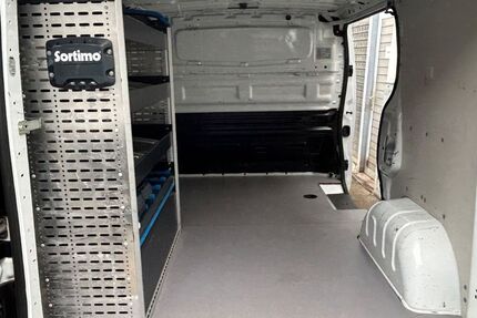 Opel Vivaro 88.536 km 14.990 &euro; München 81825