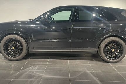 Porsche Cayenne 26.000 km 101.911 &euro; München 81479