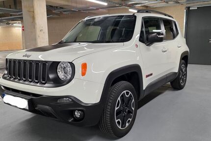 Jeep Renegade 83.000 km 16.500 &euro; München 81829