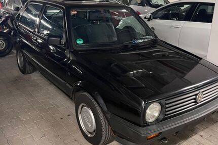 VW Golf 85.000 km 8.999 &euro; München 81927