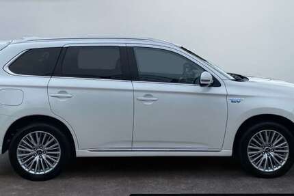 Mitsubishi Outlander 70.609 km 23.990 € Grünwald 82031