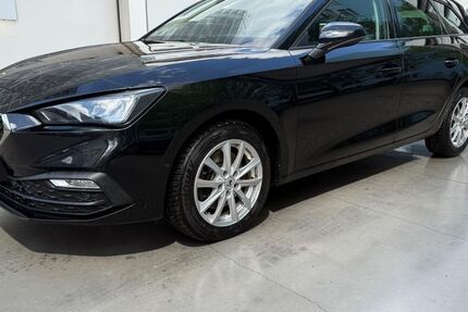 Seat Leon 108.360 km 17.690 &euro; München 80636