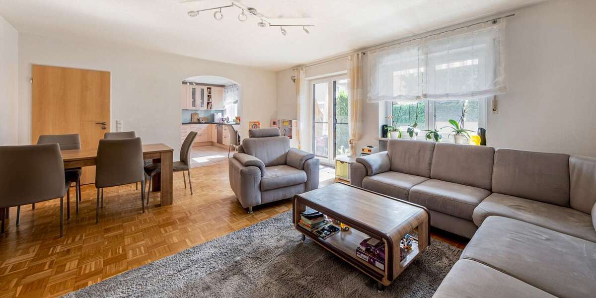 Etagenwohnung Pliening - 4 Zimmer, 106 m&sup2;, 1.650&euro; | Angebot:27087592