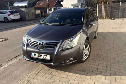 Toyota Avensis 186.000 km 7.600 &euro; Putzbrunn 85640
