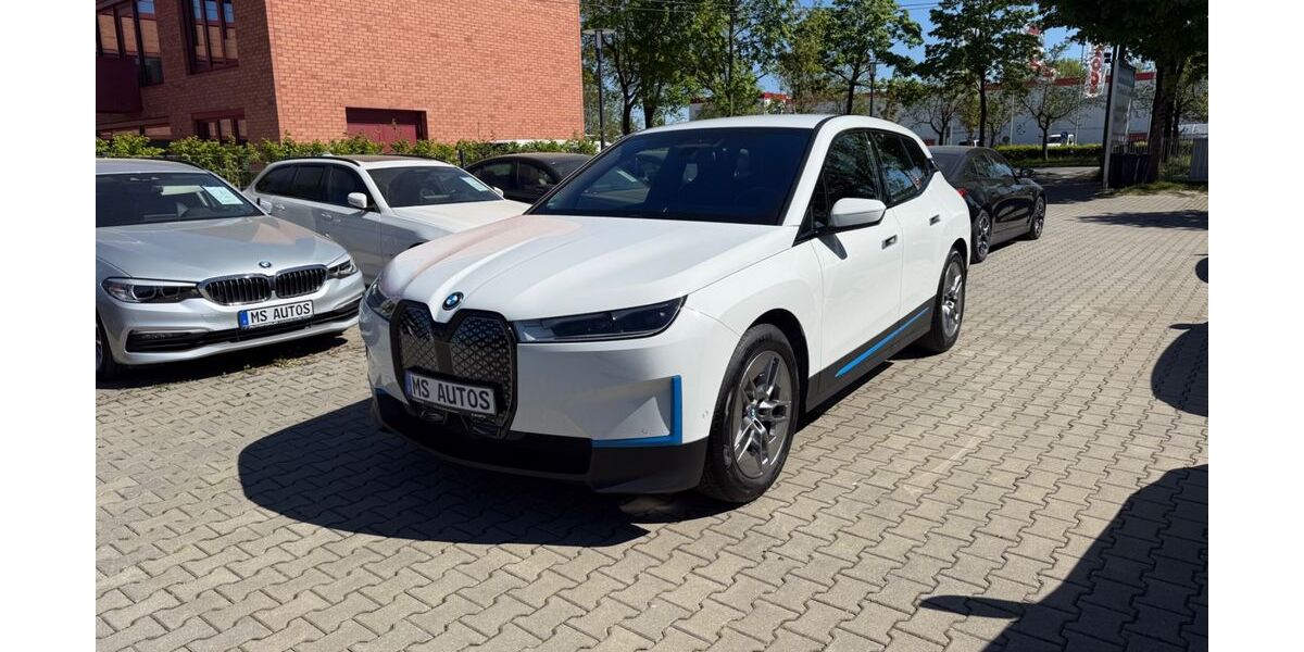 BMW iX 70.000 km 42.449 &euro; München 81243