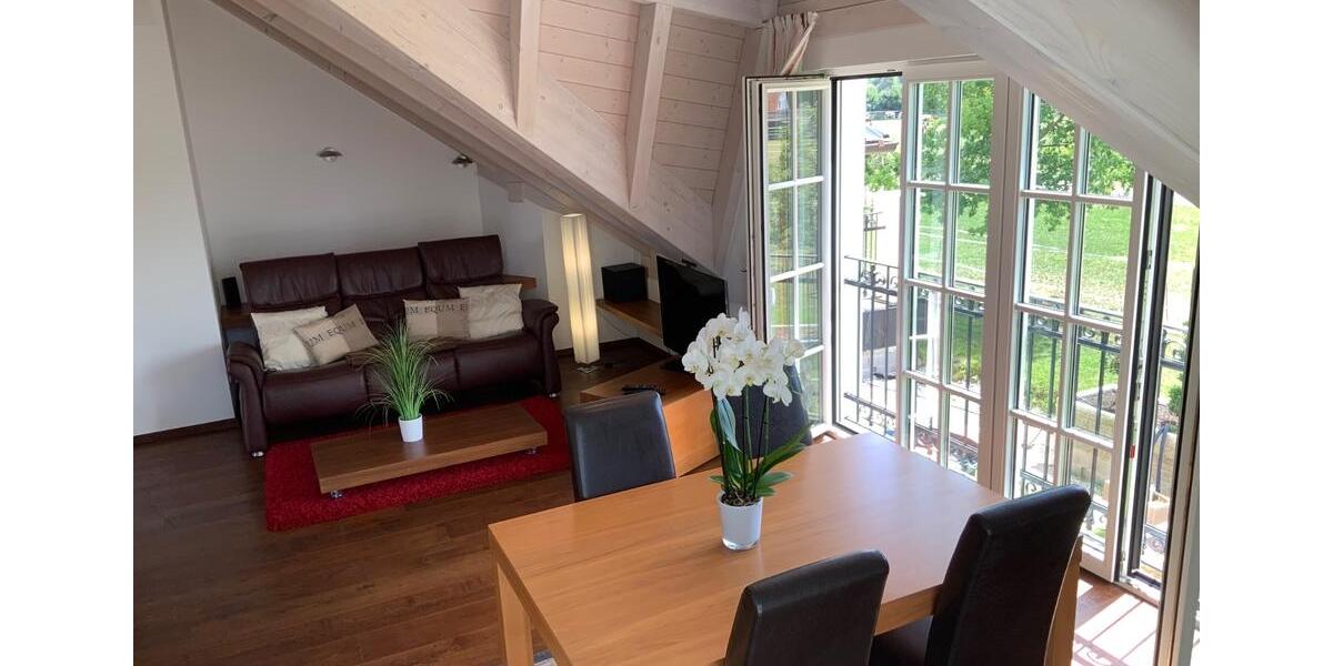 Dachgeschoßwohnung Unterföhring - 2 Zimmer, 84 m&sup2;, 2.100&euro; | Angebot:27569025