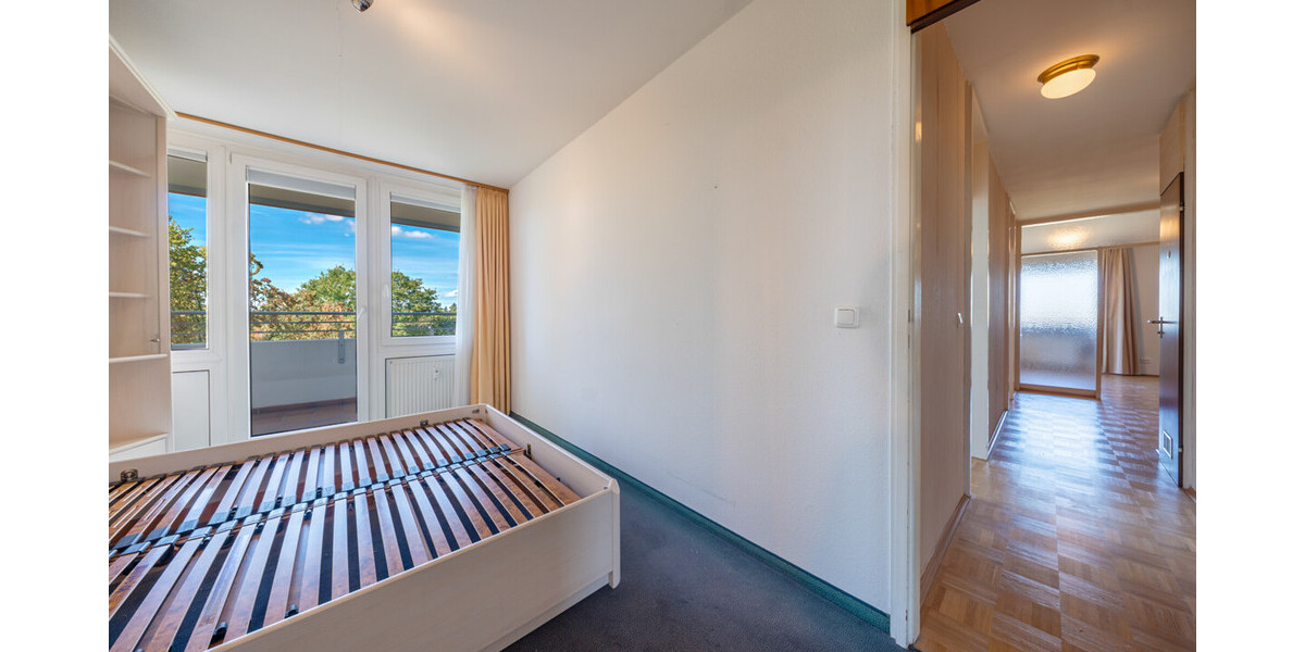91 m² voller Möglichkeiten - Bezugsfreie 3-Zimmer-Wohnung mit großer Loggia - Etagenwohnung Unterhaching | Angebot:27298874