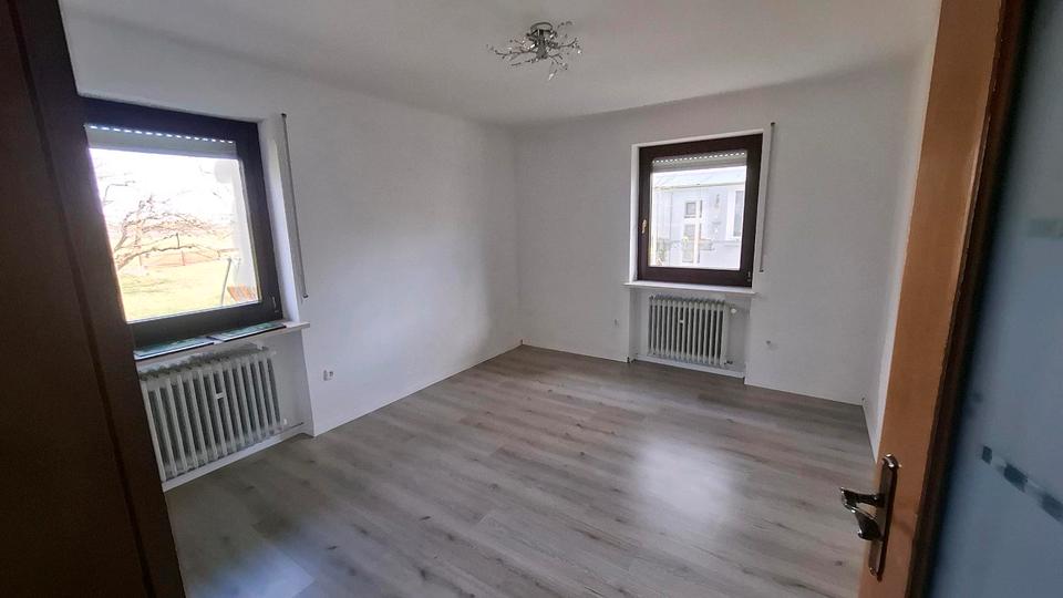 Erdgeschoßwohnung Neufahrn bei Freising Mintraching-Grüneck - 4 Zimmer, 120 m&sup2;, 1.900&euro; | Angebot:26350721