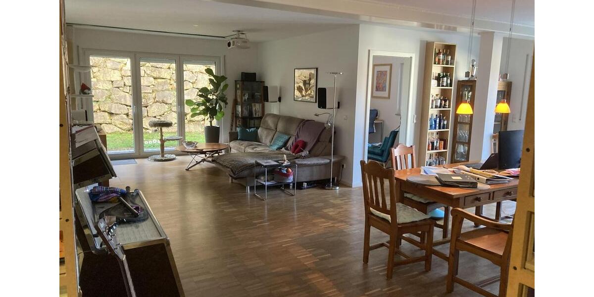 Erdgeschoßwohnung Gauting - 3 Zimmer, 123 m&sup2;, 1.790&euro; | Angebot:25649106