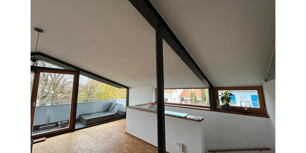 Schöne, helle Loftwohnung mit zwei Balkonen – 65 m² im 2. OG zimmer