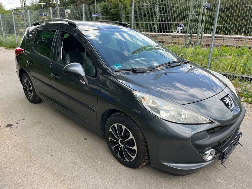 Peugeot 207 134.111 km 2.990 € München 81929