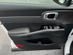 Kia SORENTO PE 1.6T PHEV AWD PLAT 7S NAP PR 2.000 km 58.990 € Höhenkirchen-Siegertsbrun 85635