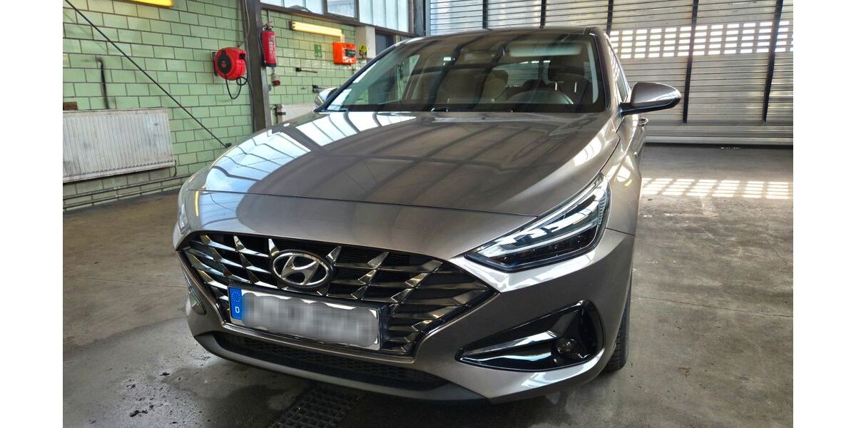 Hyundai i30 57.752 km 17.400 &euro; Unterschleißheim 85716