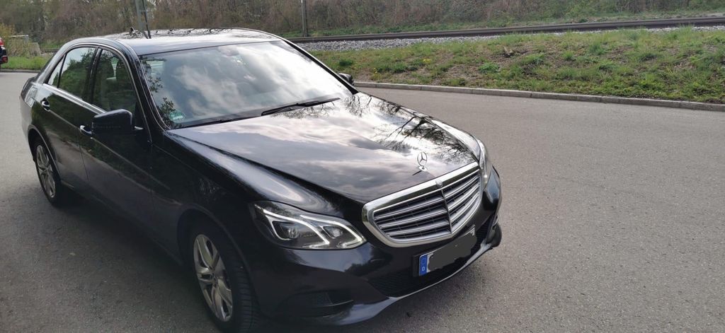 Mercedes-Benz E 220 298.000 km 11.000 &euro; Gauting 82131
